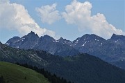 91 Zoom sui monti dei Laghi Gemelli, dal Becco al Pietra Quadra